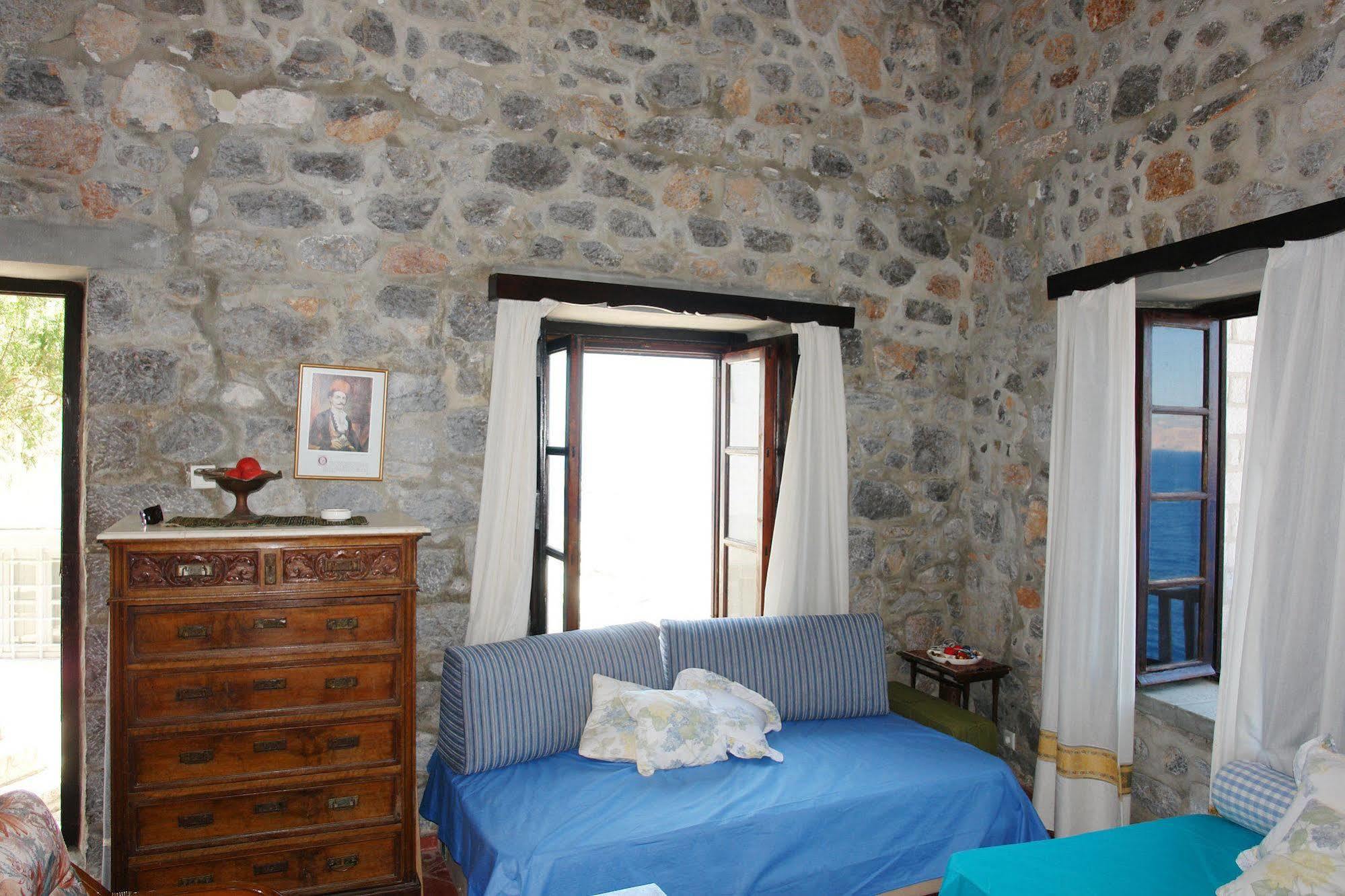 Villa Castello Đảo Hydra Ngoại thất bức ảnh
