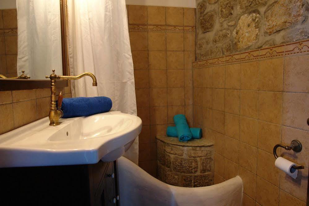 Villa Castello Đảo Hydra Ngoại thất bức ảnh