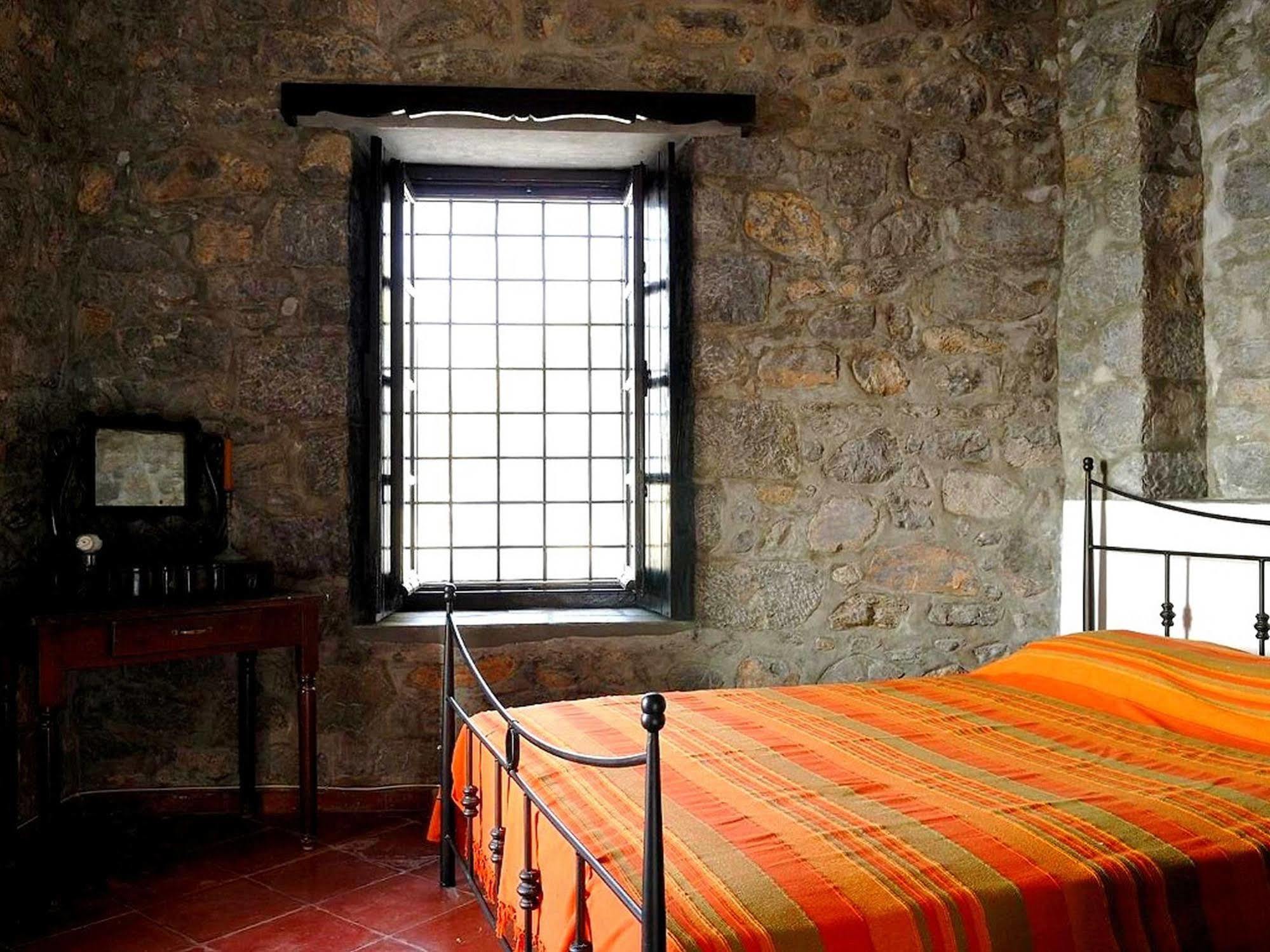 Villa Castello Đảo Hydra Ngoại thất bức ảnh