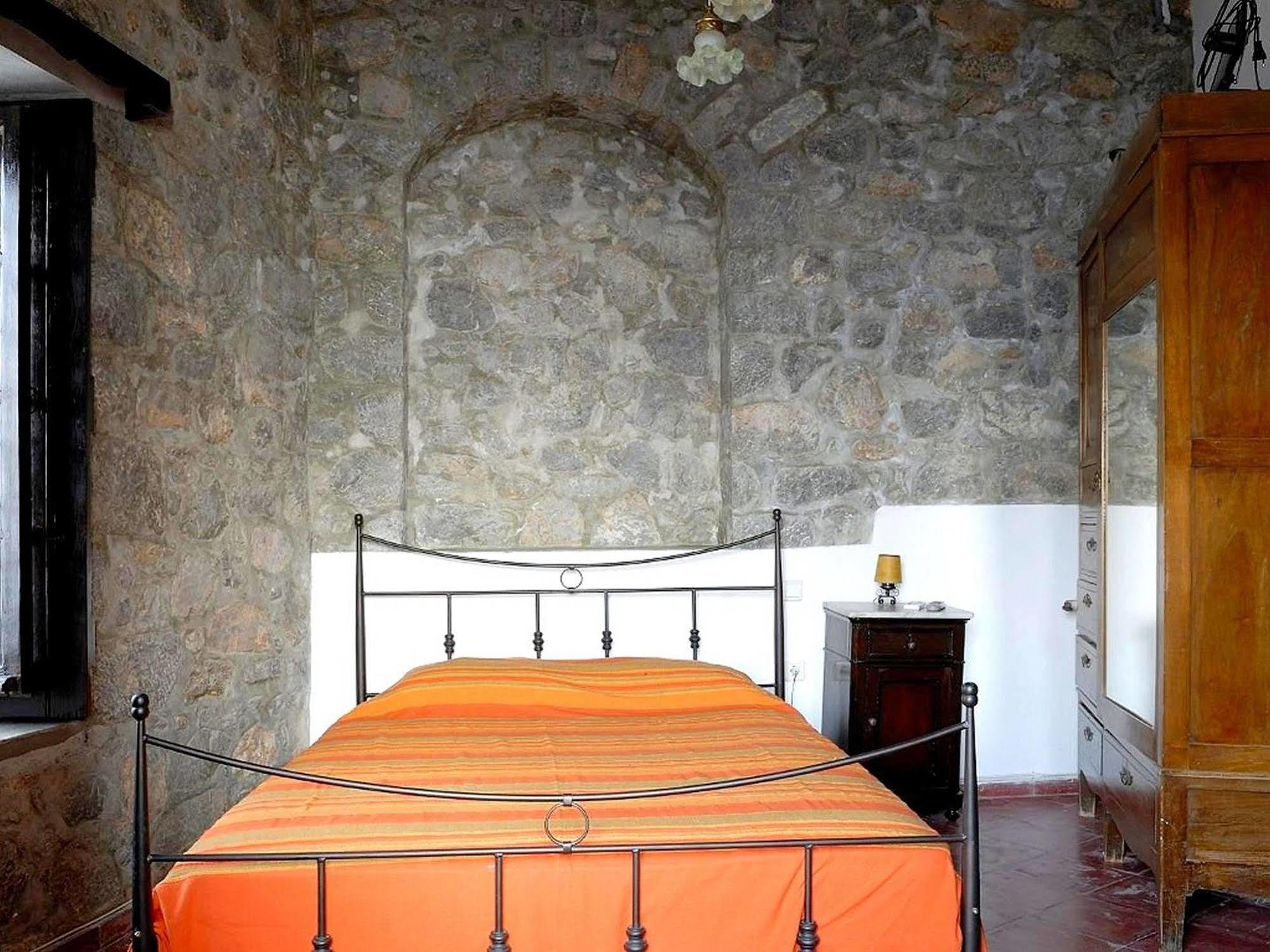 Villa Castello Đảo Hydra Ngoại thất bức ảnh