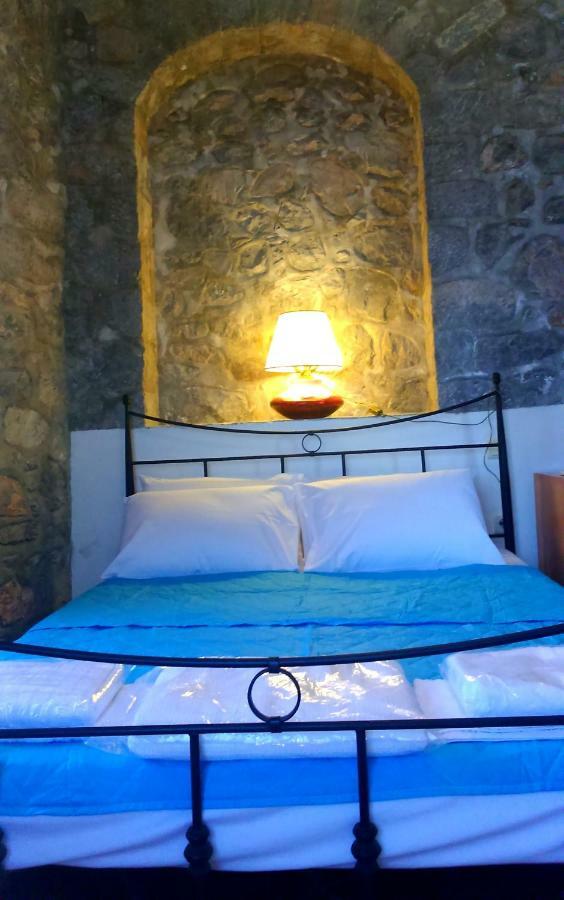 Villa Castello Đảo Hydra Ngoại thất bức ảnh